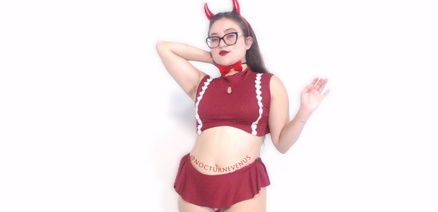 Model - Nocturne Venus smoking