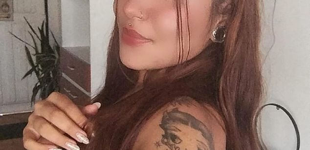 Model - JoyHills fetish