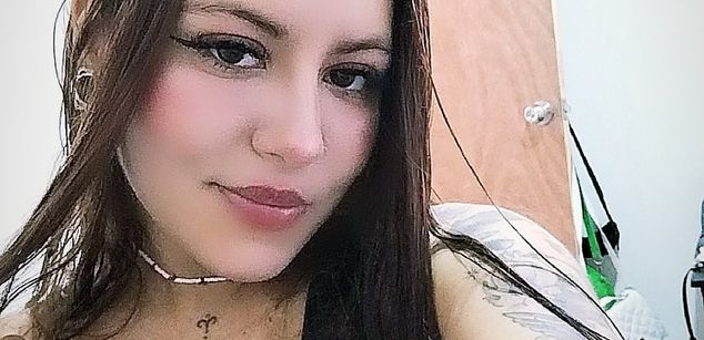 Model - JoyHills fetish