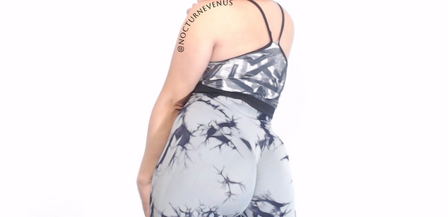 Model - Nocturne Venus smoking