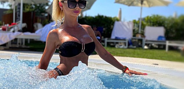 Model - MoniqueBliss squirt