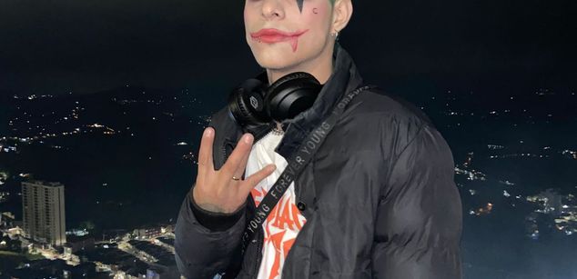 Model - wyatt bigass