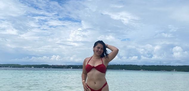 Model - Iris Moira feet