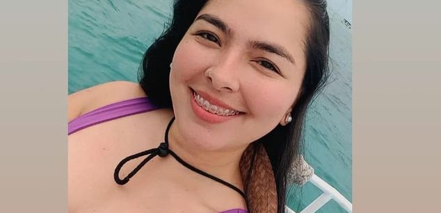 Model - Iris Moira feet