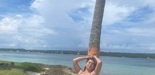 Model - Iris Moira feet