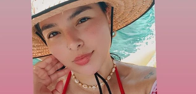 Model - Iris Moira feet