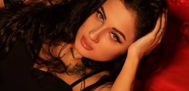 Model - mygoddesshecate latex