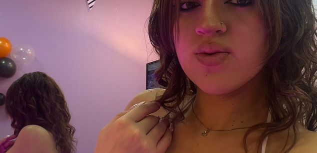 Model - ZoeyClark dildo