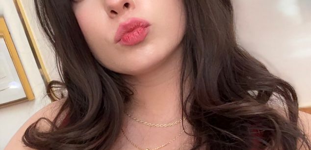 Model - Sommer Sanchez brunette