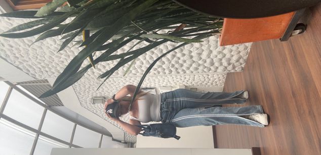 Model - Nicol Rocci nails