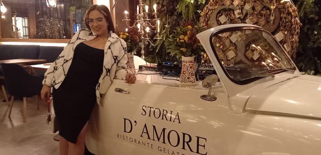 Model - Nicol Rocci nails