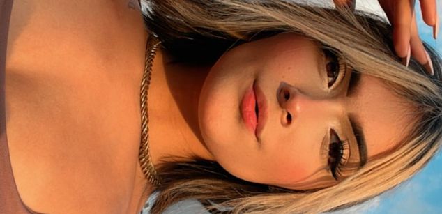 Model - Luisa Jonnes young