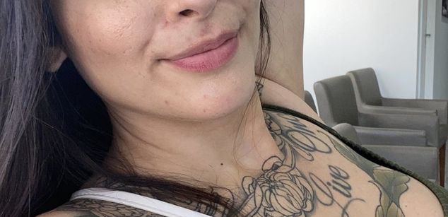 Model - Tali Majesty mistress