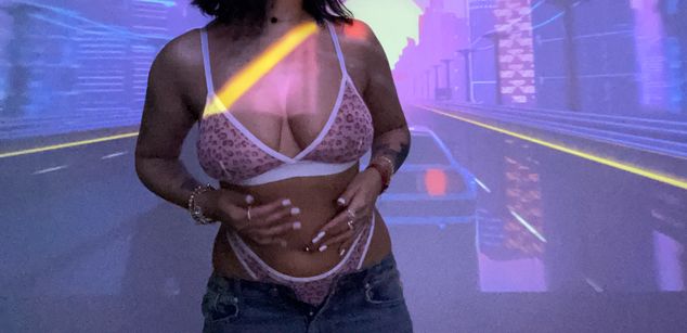 Model - Jessy petite