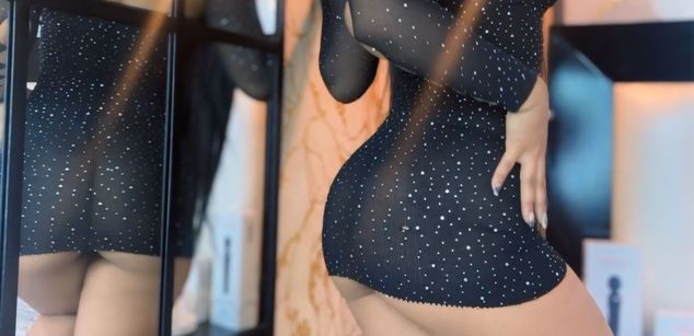 Model - SofiaLaurents Blackmail