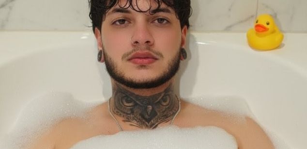 Model - Neythan tits