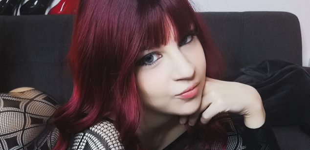 Model - CrimsonDoll young