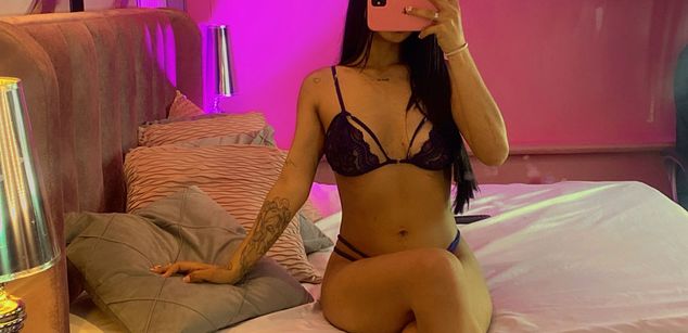 Model - VioletGrace bigass