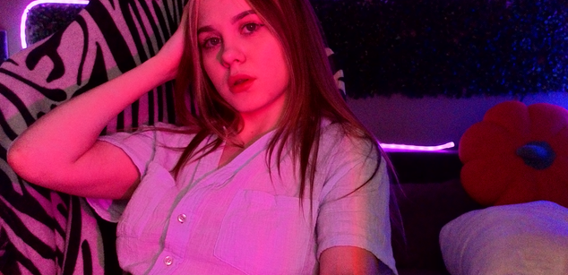 Model - Dyna Bae bigass