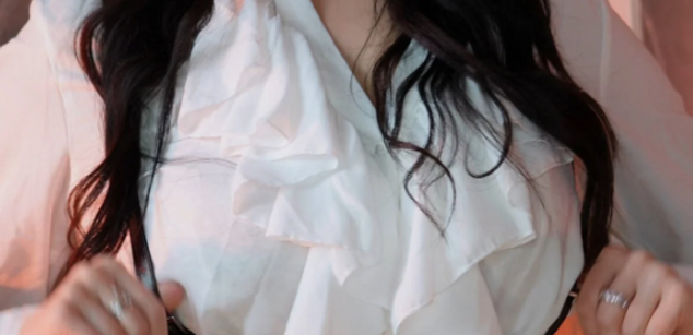 Model - Luna Night feet