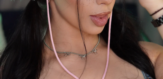 Model - Luna Night feet