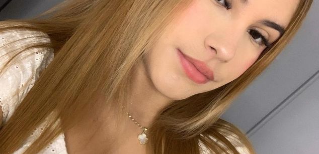 Model - Milu Rosse feet