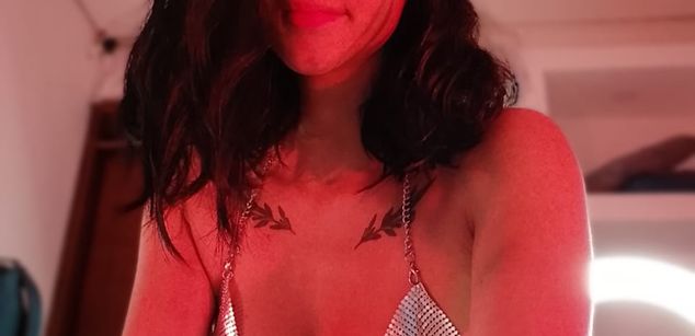 Model - Alana Martinez joi