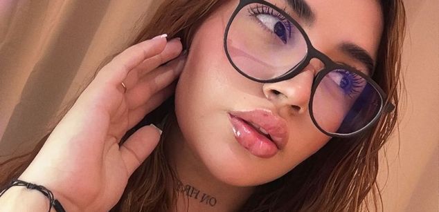 Model - Renata Ponce Sissy