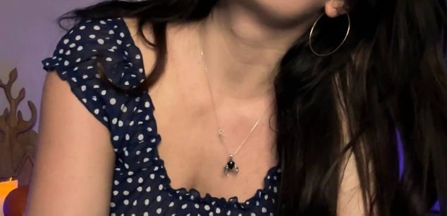 Model - RoxxieJet pantyhose