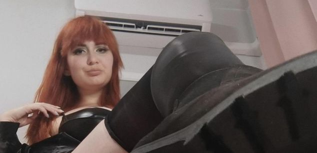 Model - Cruel Siren Atm