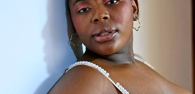 Model - Nany Moreno hairy