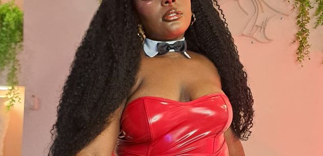 Model - Nany Moreno hairy