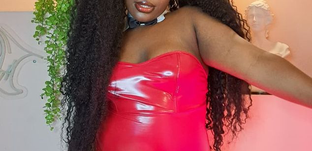 Model - Nany Moreno hairy