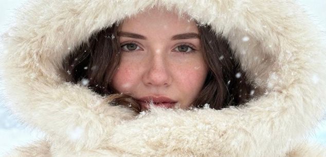 Model - Emeralda cuckold