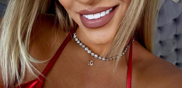 Model - Lorena cuckold