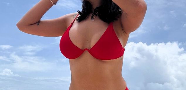 Model - Luna Carter Slave