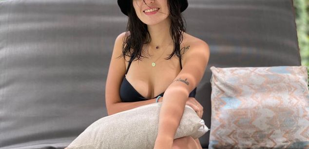 Model - Luna Carter Slave