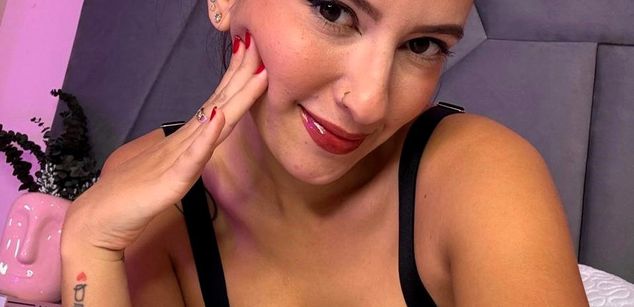 Model - Luna Carter Slave