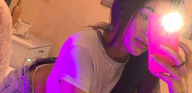 Model - Violet Blaze feet