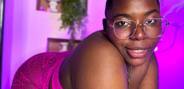 Model - Nany Moreno hairy