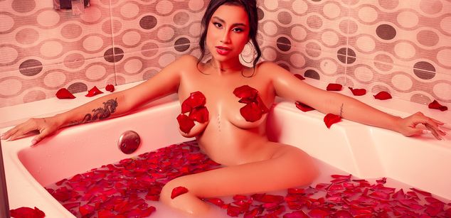 Model - NairobiLee pussy