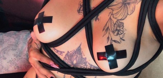 Model - EmilieLake Femdom