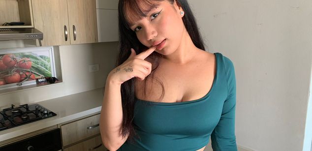 Model - cataleyadilucas saliba