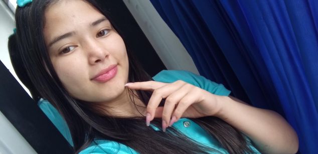 Model - Lizzie latina