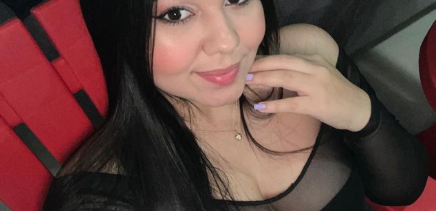 Model - EstrellaDorada COLOMBIAN