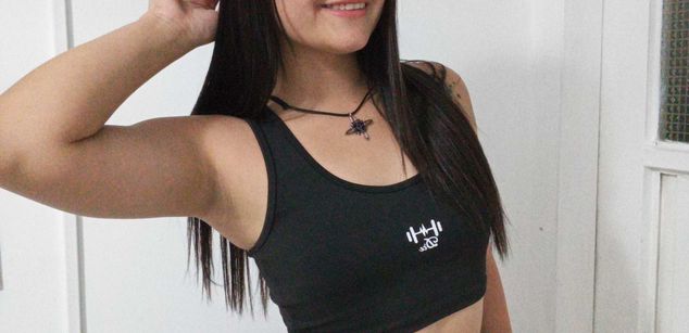 Model - Gaby Queens shaved