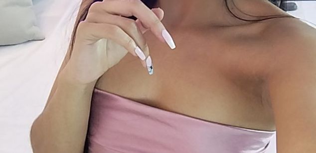 Model - Lucy Owens latina