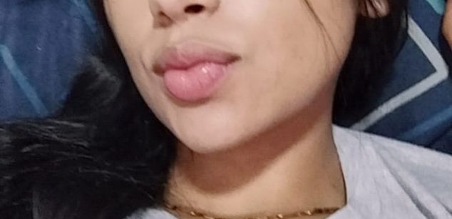 Model - Lucy Owens latina