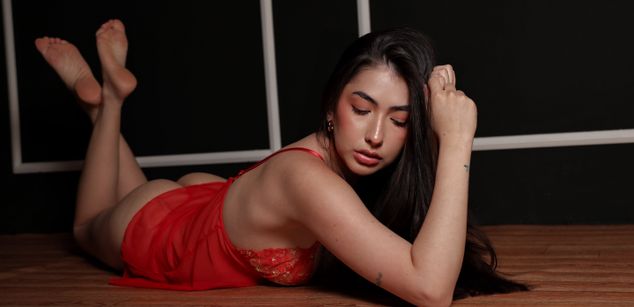 Model - Anya Cute latina