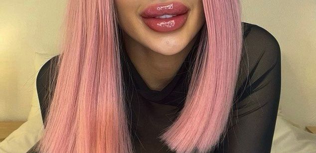 Model - kimberry brunette